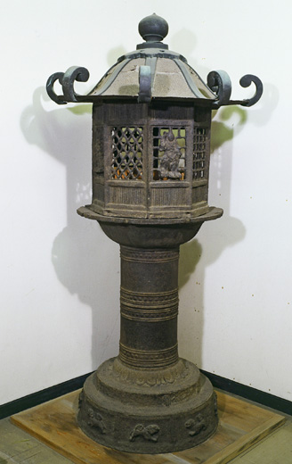 鉄燈籠