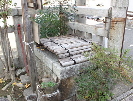 堤下神社の井戸